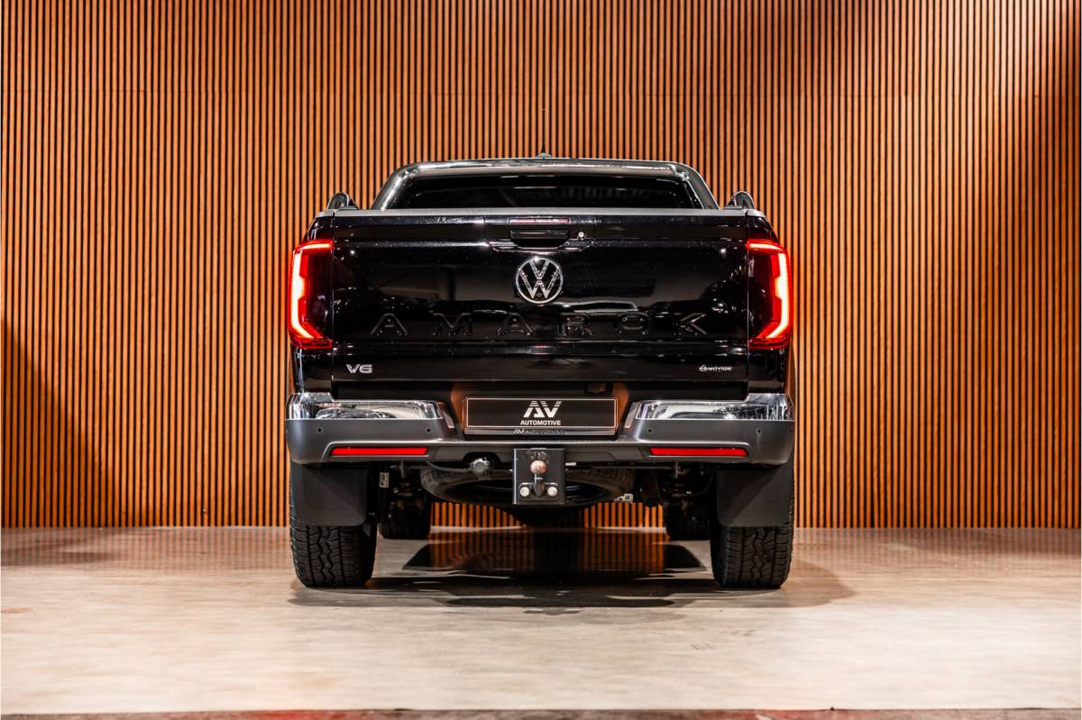 Volkswagen Amarok Volkswagen Amarok 3.0 TDI 4Motion | ACC | Side Assist | 360 Camera | Trekhaak | Harman Kardon | 20” velgen | Grijs kenteken | CarPlay | Lederen bekleding | Navigatie | Elek stoelen | LED Koplampen | Nieuwe APK