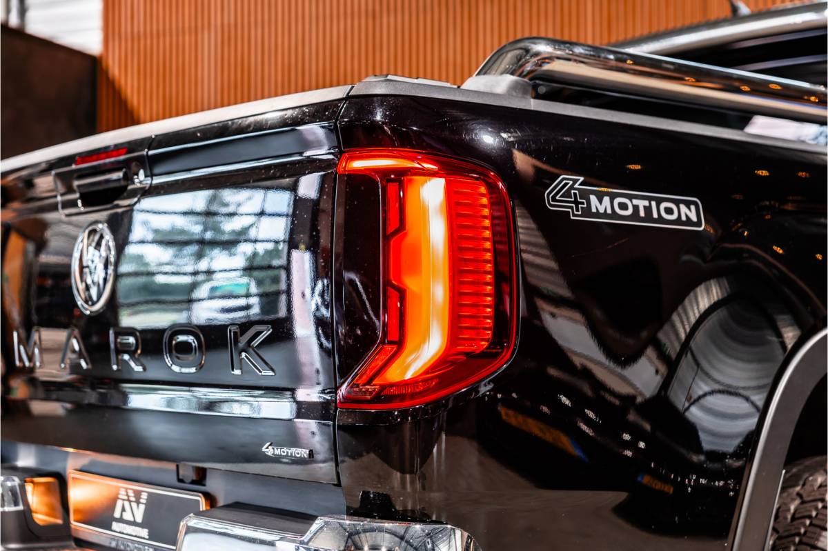 Volkswagen Amarok Volkswagen Amarok 3.0 TDI 4Motion | ACC | Side Assist | 360 Camera | Trekhaak | Harman Kardon | 20” velgen | Grijs kenteken | CarPlay | Lederen bekleding | Navigatie | Elek stoelen | LED Koplampen | Nieuwe APK