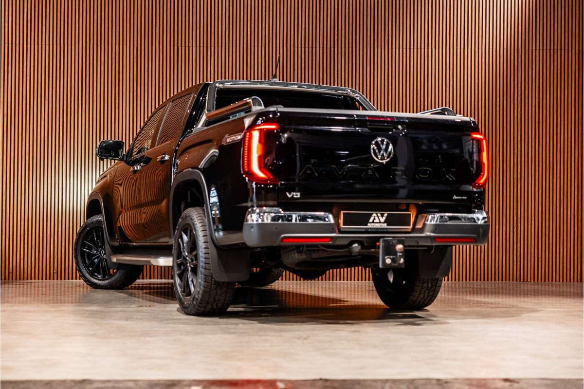 Volkswagen Amarok Volkswagen Amarok 3.0 TDI 4Motion | ACC | Side Assist | 360 Camera | Trekhaak | Harman Kardon | 20” velgen | Grijs kenteken | CarPlay | Lederen bekleding | Navigatie | Elek stoelen | LED Koplampen | Nieuwe APK