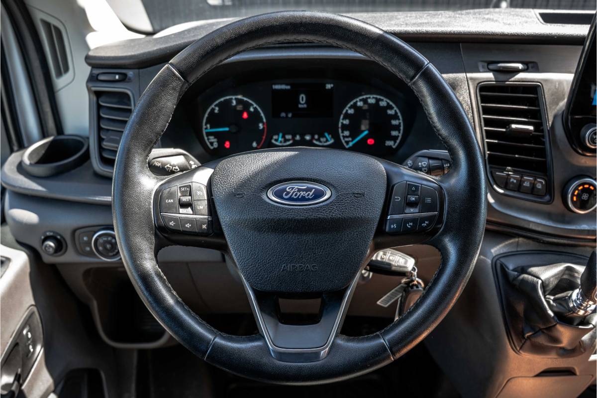 Ford Transit Ford Transit | L3H3 |  130Pk | Inrichting | 3-Zits | Camera | Cruise | PDC | Airco
