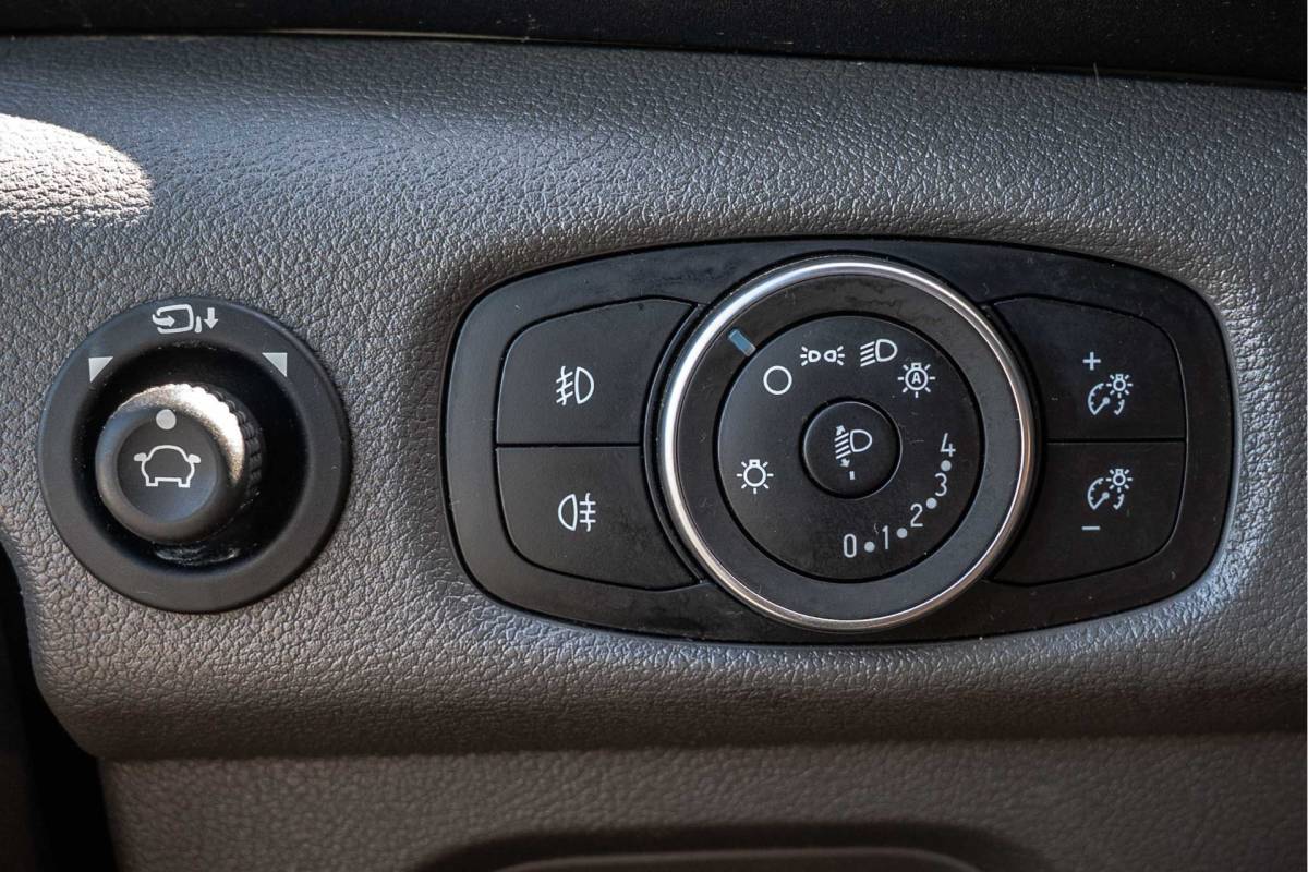 Ford Transit Ford Transit | L3H3 |  130Pk | Inrichting | 3-Zits | Camera | Cruise | PDC | Airco