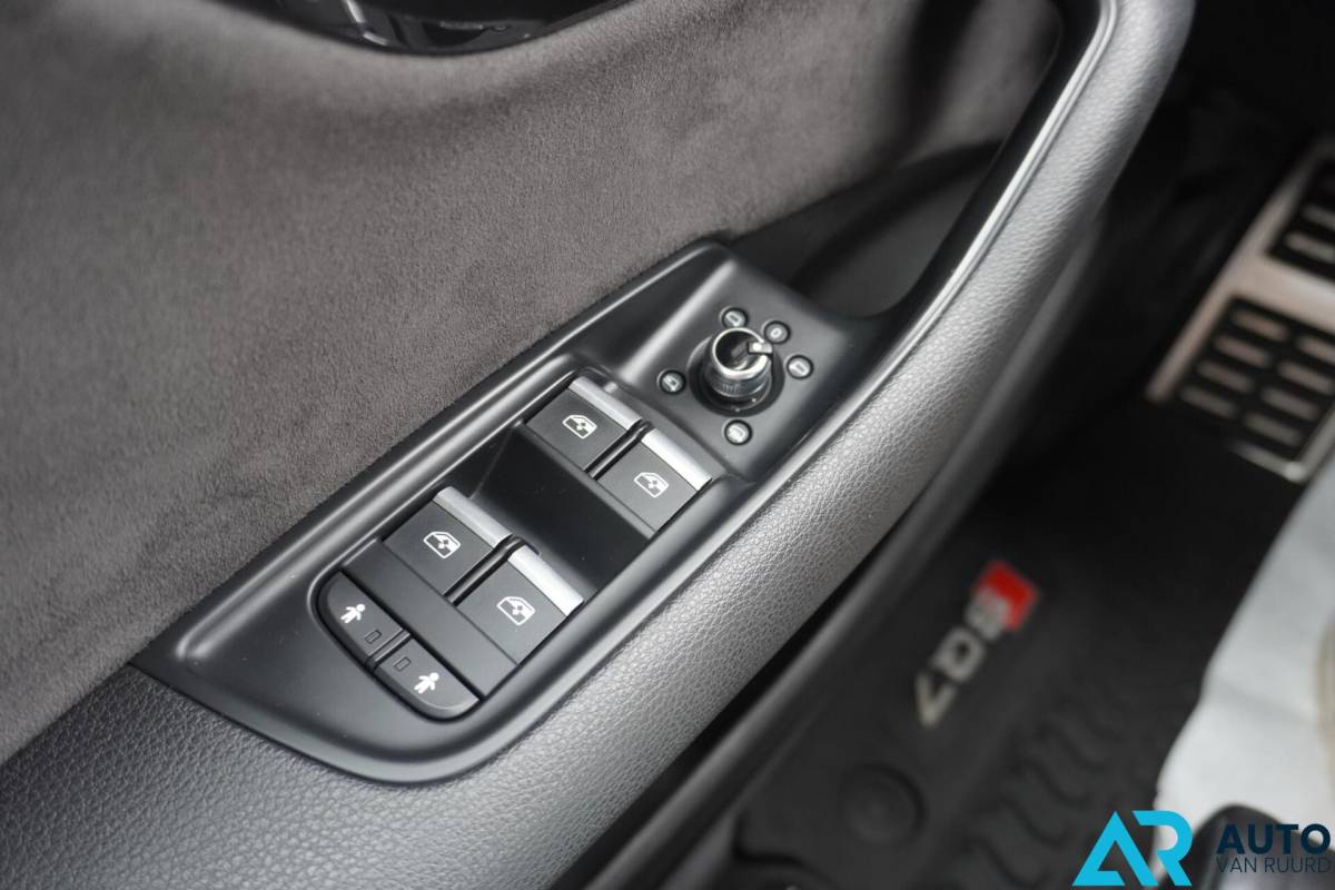 Audi SQ7 Audi SQ7 4.0 TDI quattro * Grijs kenteken * V8 * RS-Seats