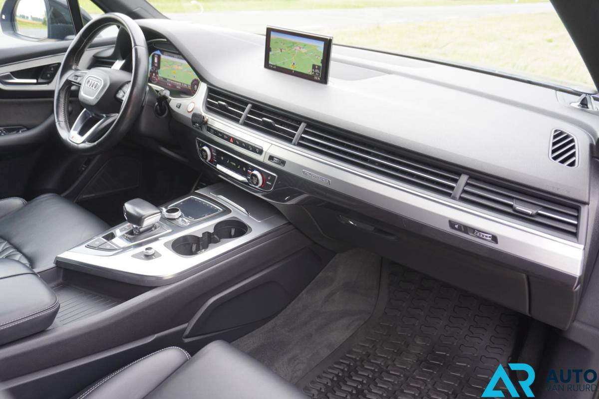 Audi SQ7 Audi SQ7 4.0 TDI quattro * Grijs kenteken * V8 * RS-Seats