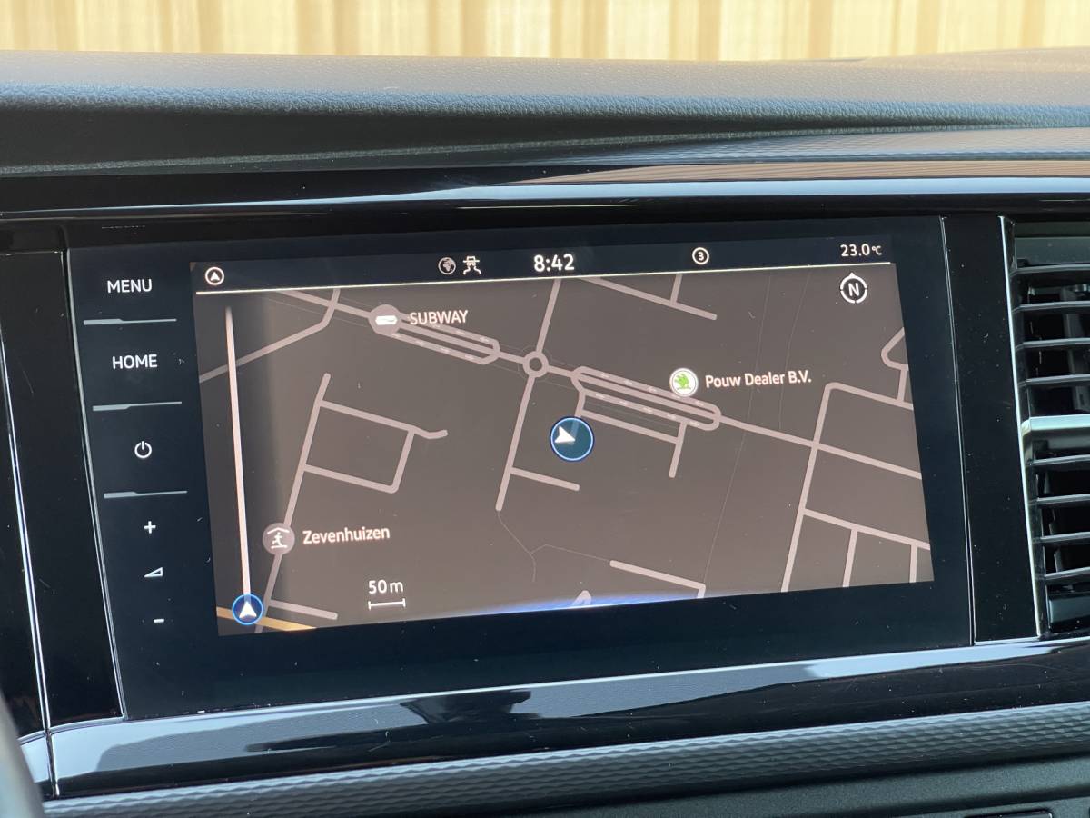 Volkswagen Transporter Volkswagen Transporter 2.0 TDI L2H1 30 DC | Marge! | BPM Vrij | Bulli | Bear Lock | Apple Carplay | Cruise Control Adaptief | Voorruit Verwarming | Achteruitrij Camera |