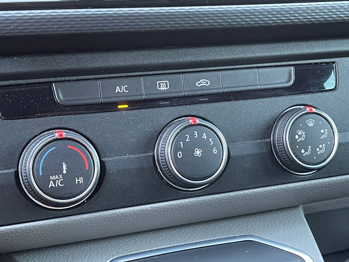 Volkswagen Transporter Volkswagen Transporter 2.0 TDI L2H1 30 DC | Marge! | BPM Vrij | Bulli | Bear Lock | Apple Carplay | Cruise Control Adaptief | Voorruit Verwarming | Achteruitrij Camera |
