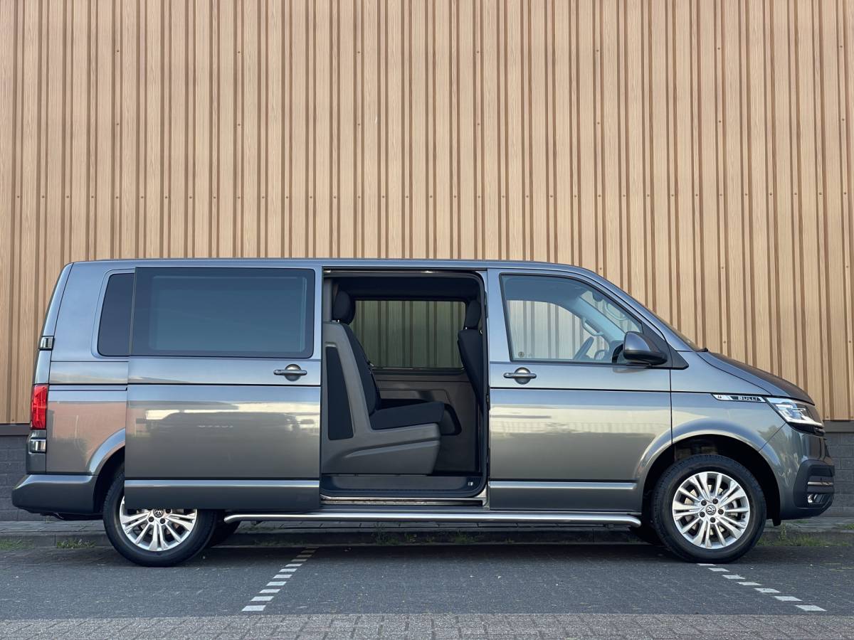 Volkswagen Transporter Volkswagen Transporter 2.0 TDI L2H1 30 DC | Marge! | BPM Vrij | Bulli | Bear Lock | Apple Carplay | Cruise Control Adaptief | Voorruit Verwarming | Achteruitrij Camera |