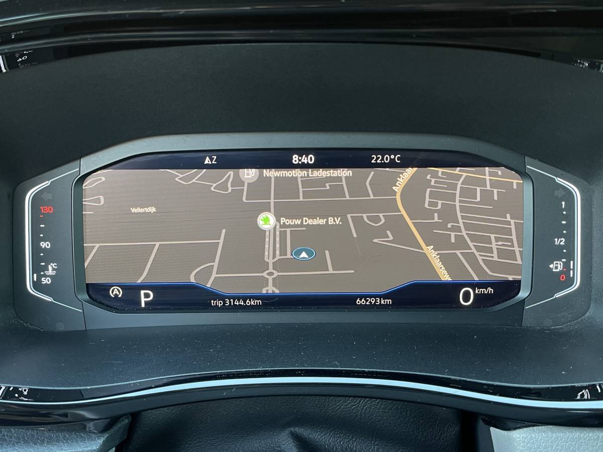 Volkswagen Transporter Volkswagen Transporter 2.0 TDI L2H1 30 DC | BPM Vrij | Bulli | Bear Lock | Apple Carplay | Cruise Control Adaptief | Voorruit Verwarming | Achteruitrij Camera |