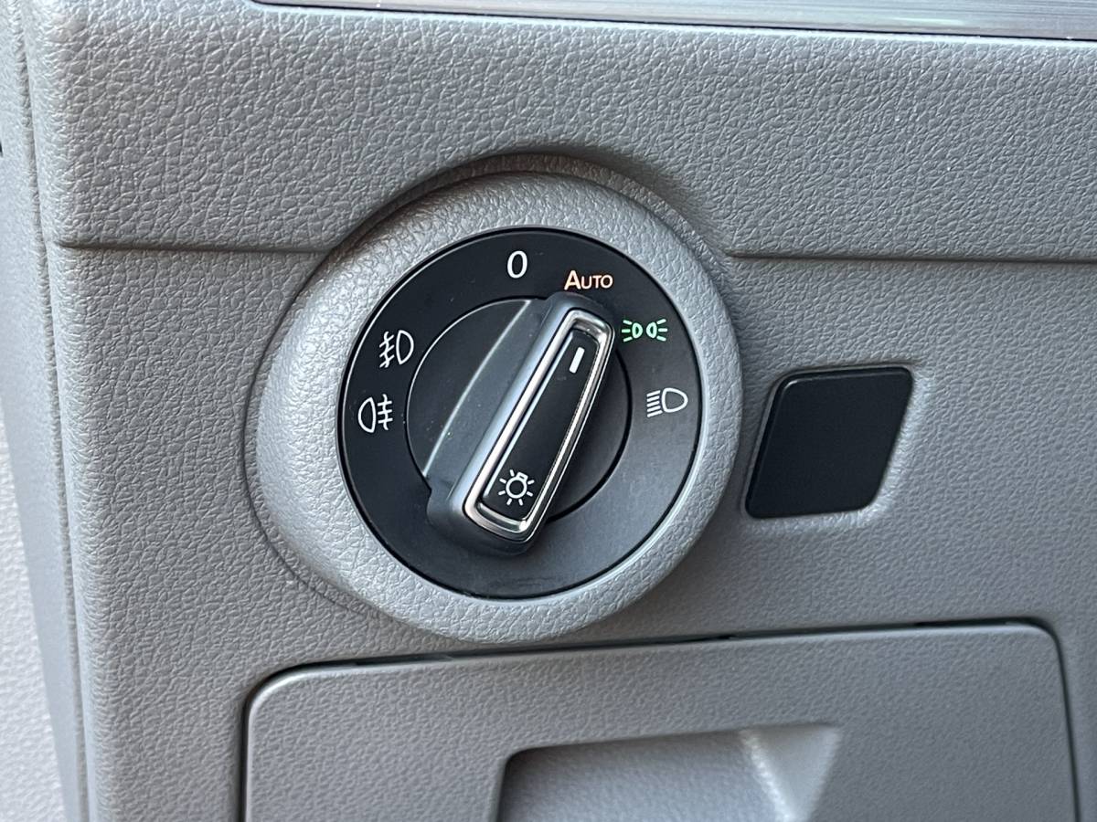 Volkswagen Transporter Volkswagen Transporter 2.0 TDI L2H1 30 DC | BPM Vrij | Bulli | Bear Lock | Apple Carplay | Cruise Control Adaptief | Voorruit Verwarming | Achteruitrij Camera |