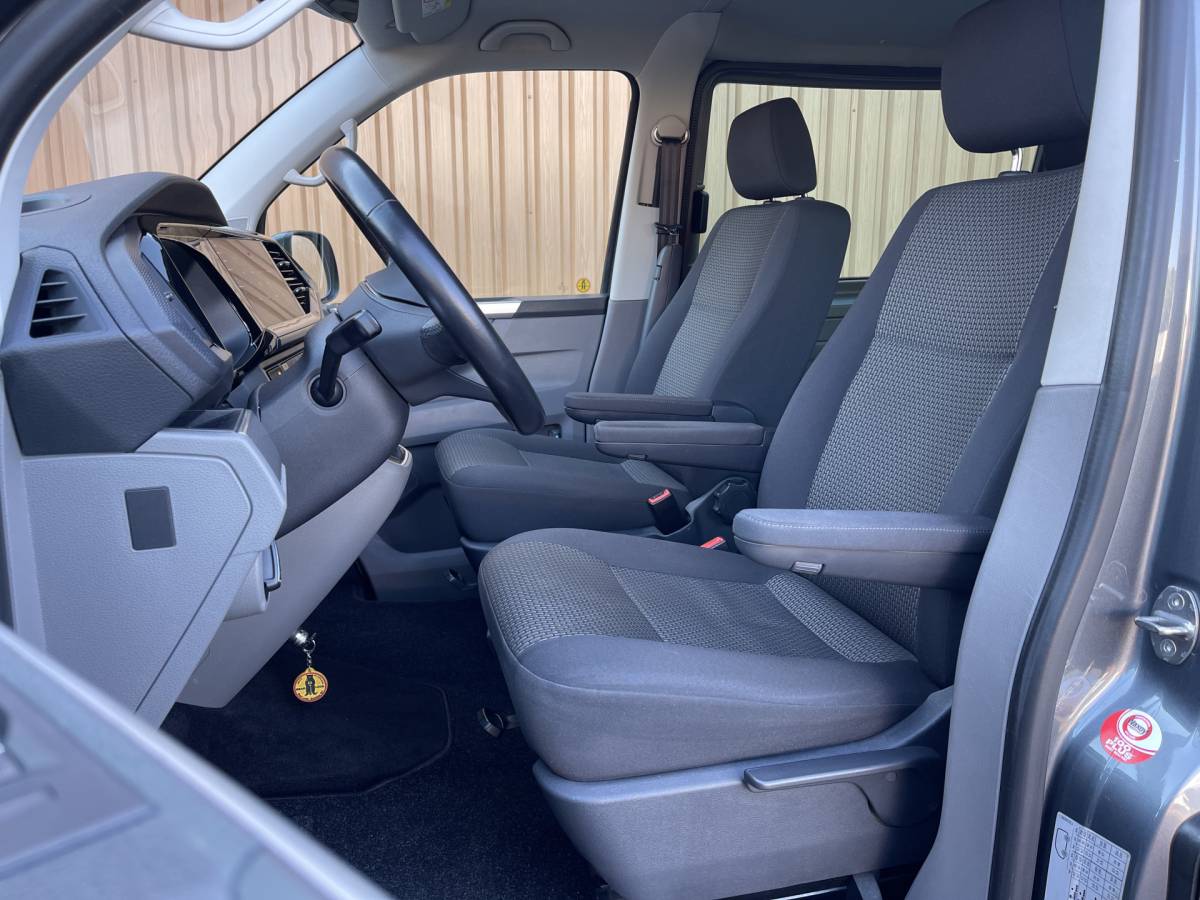 Volkswagen Transporter Volkswagen Transporter 2.0 TDI L2H1 30 DC | BPM Vrij | Bulli | Bear Lock | Apple Carplay | Cruise Control Adaptief | Voorruit Verwarming | Achteruitrij Camera |