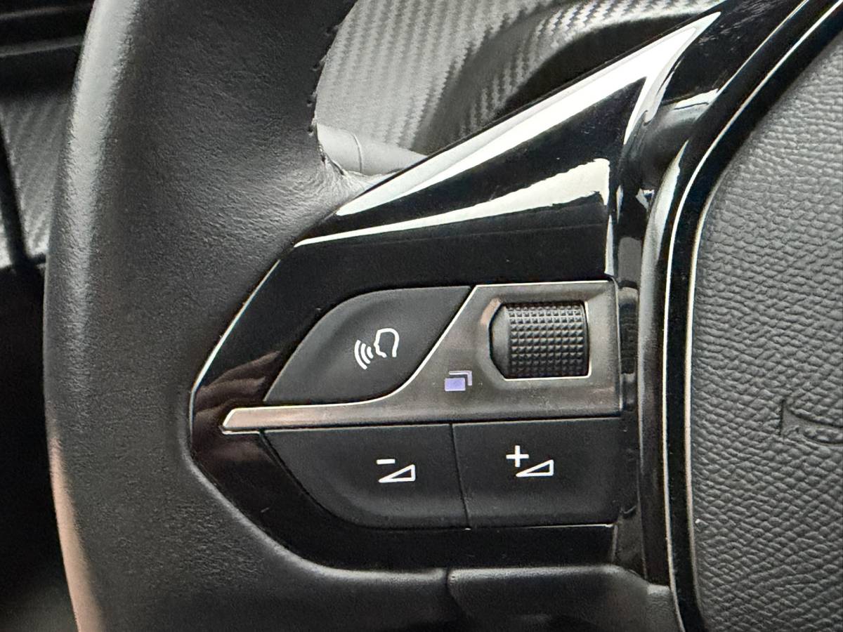 Peugeot 208 Peugeot 208 1.2 PureTech Active Pack | Full-Led | Cruise | Carplay&Android