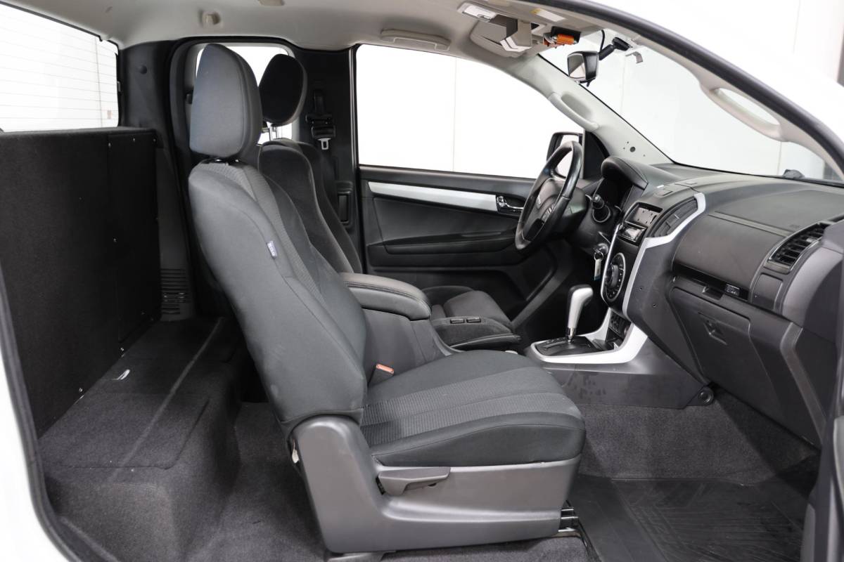 Isuzu D-Max Isuzu D-Max 1.9 Extended Cab AUTOMAAT 3500KG TREKHAAK EURO 6