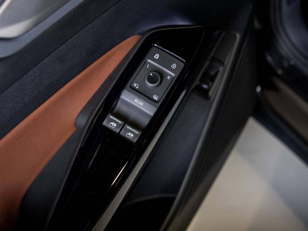 Volkswagen ID.4 Volkswagen ID.4 Max 77 kWh SoH 95% 204pk / Panoramadak / Head up display / Memory / Achteruitrijcamera / Navigatie / Apple carplay /