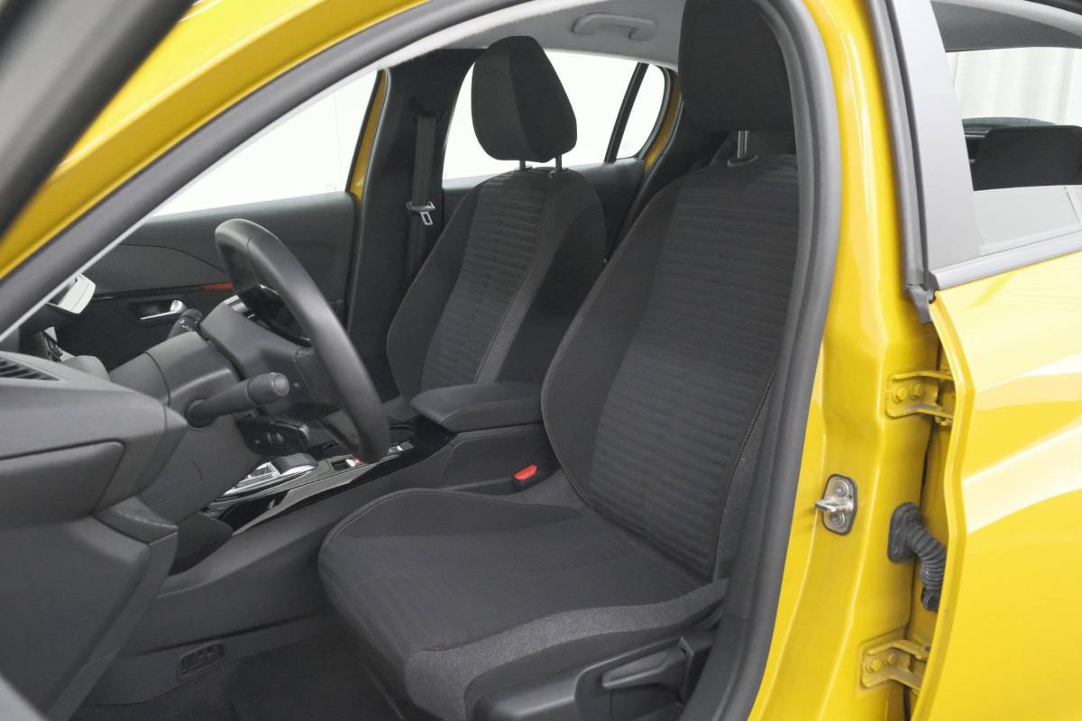 Peugeot e-208 Peugeot e-208 EV Active Pack 50 kWh | 96,8% SOH | Navigatie | Parkeersensoren | Stoelverwarming