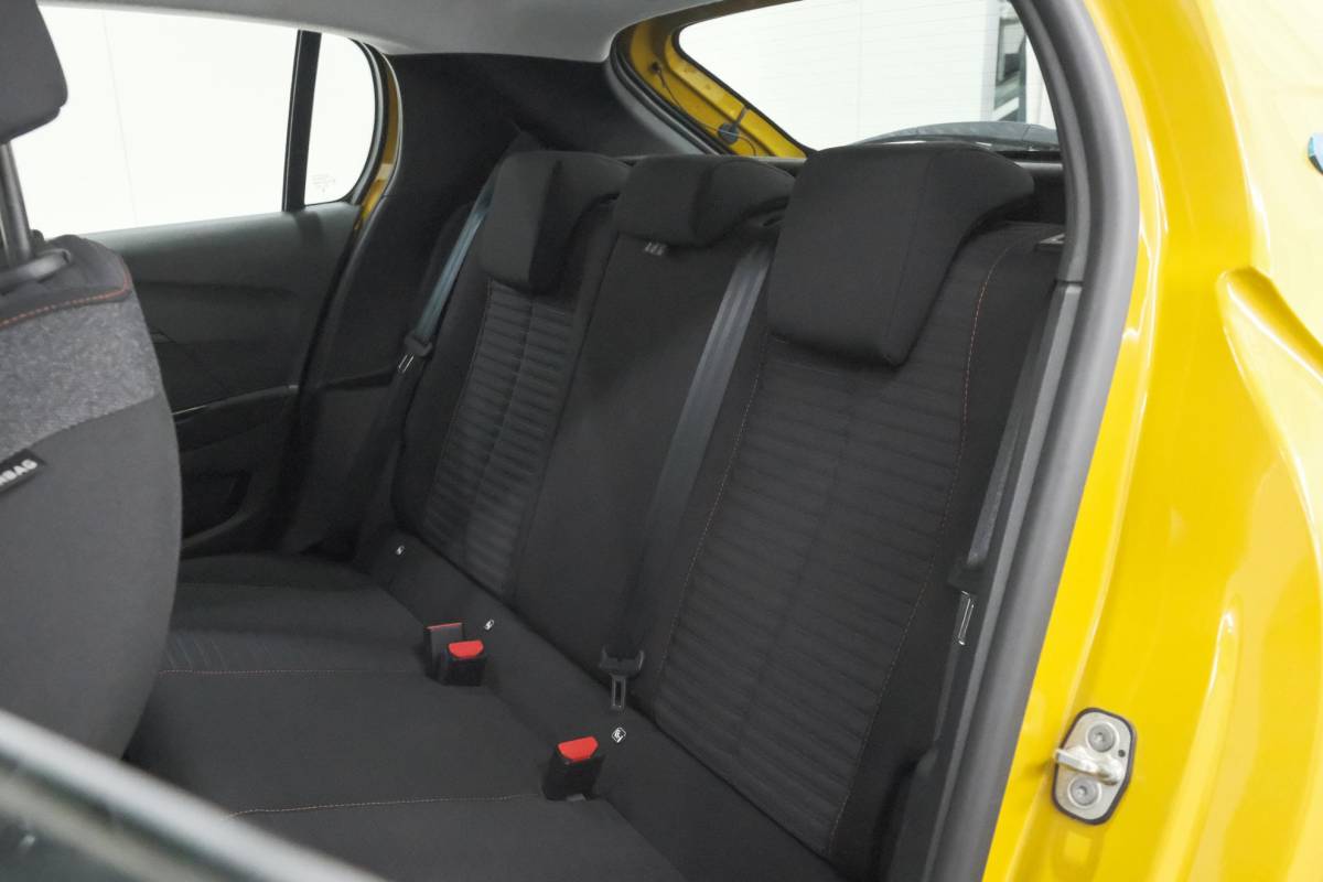 Peugeot e-208 Peugeot e-208 EV Active Pack 50 kWh | 96,8% SOH | Navigatie | Parkeersensoren | Stoelverwarming