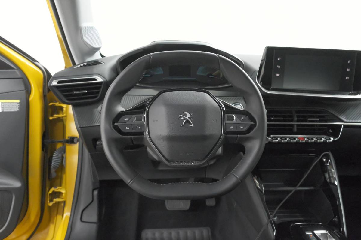 Peugeot e-208 Peugeot e-208 EV Active Pack 50 kWh | 96,8% SOH | Navigatie | Parkeersensoren | Stoelverwarming