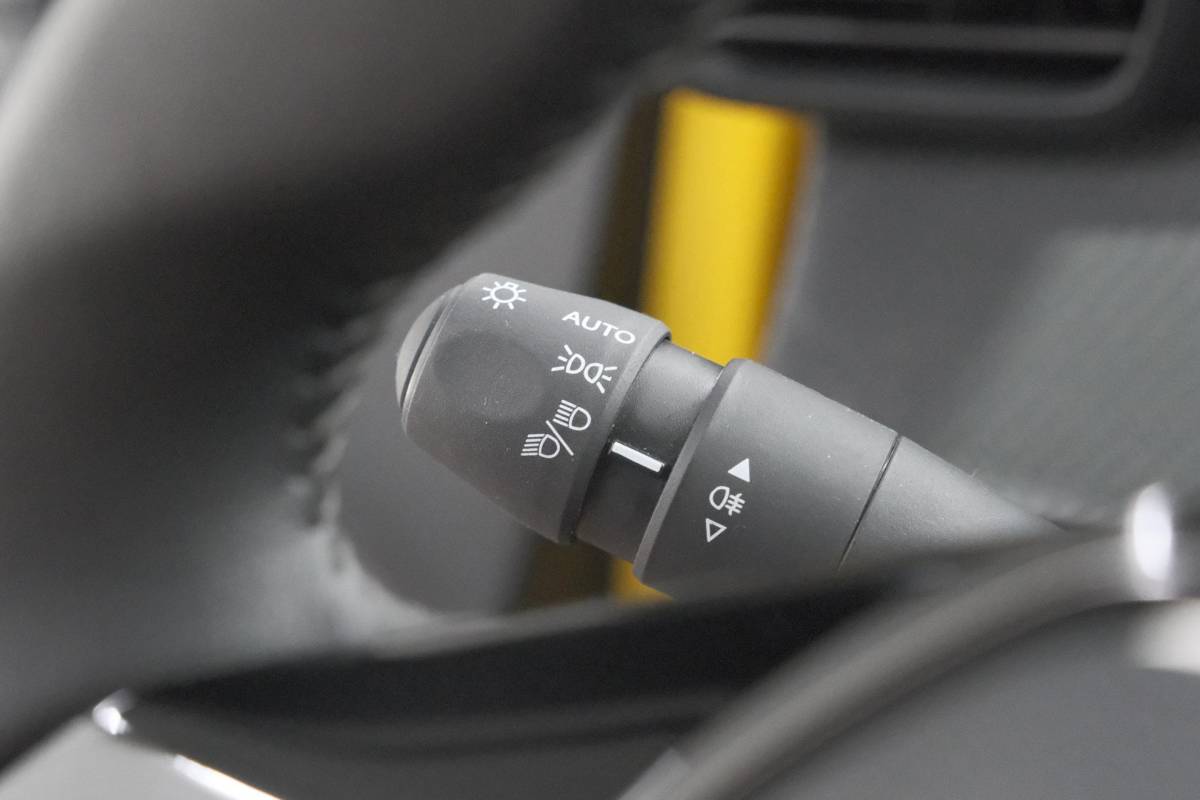 Peugeot e-208 Peugeot e-208 EV Active Pack 50 kWh | 96,8% SOH | Navigatie | Parkeersensoren | Stoelverwarming