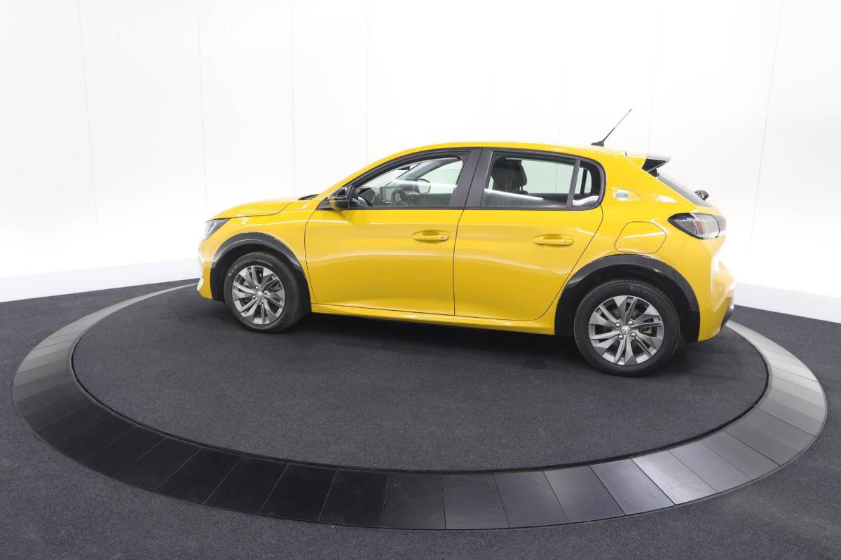 Peugeot e-208 Peugeot e-208 EV Active Pack 50 kWh | 96,8% SOH | Navigatie | Parkeersensoren | Stoelverwarming
