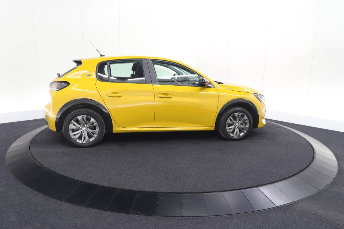 Peugeot e-208 Peugeot e-208 EV Active Pack 50 kWh | 96,8% SOH | Navigatie | Parkeersensoren | Stoelverwarming