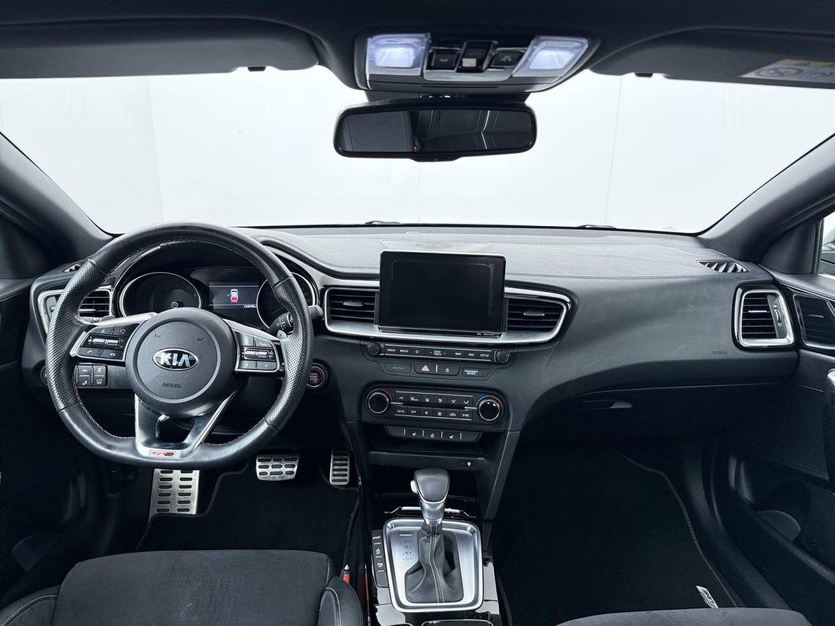 Kia ProCeed Kia ProCeed 1.4 T-GDI GT-PlusLine Automaat – Schuif-/kanteldak – Navigatie – Stoelverwarming – LED koplampen