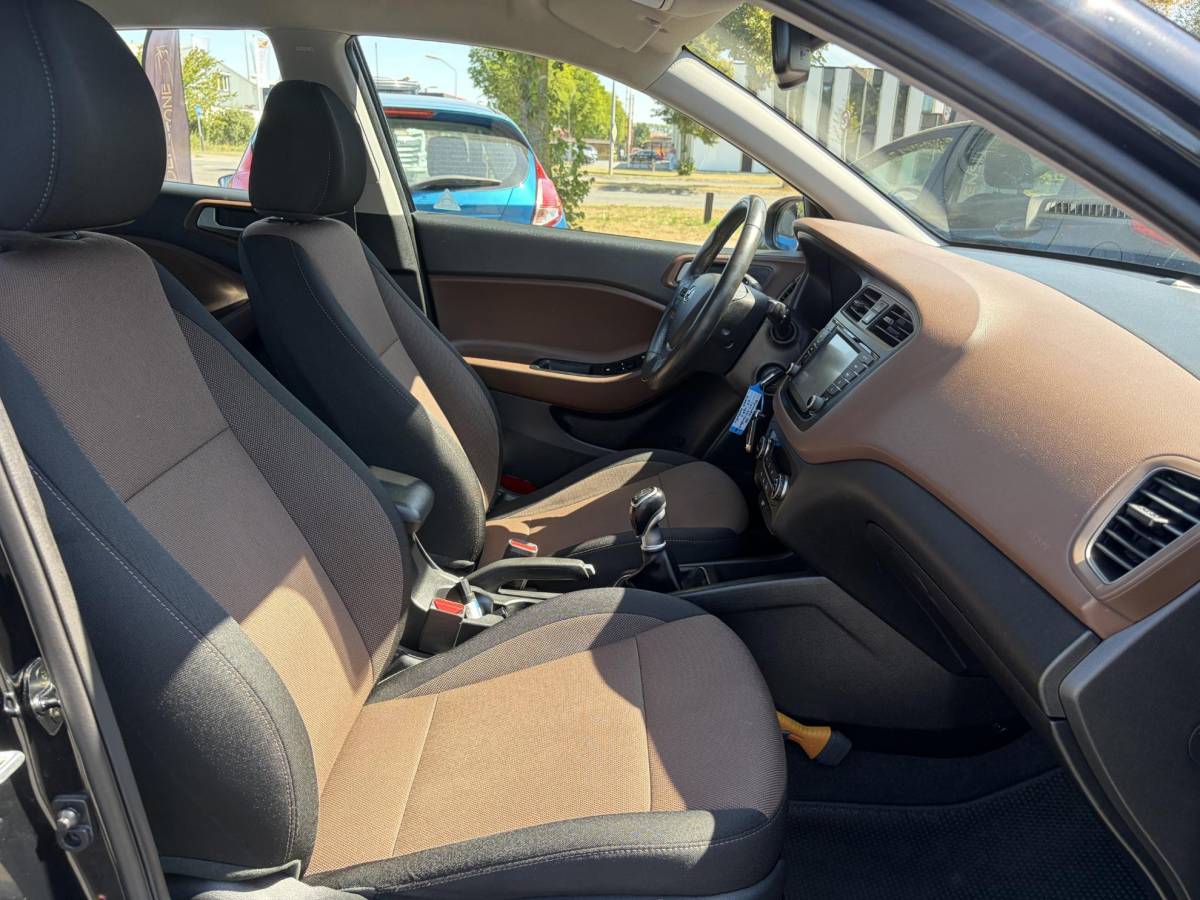 Hyundai i20 Hyundai i20 1.0 T-GDI Comfort 2e Eigenaar l Trekhaak l Navi l Camera l Carplay l Clima l Cruise l Rijstrooksensor l Pdc l N.A.P l Apk tot 05-2027