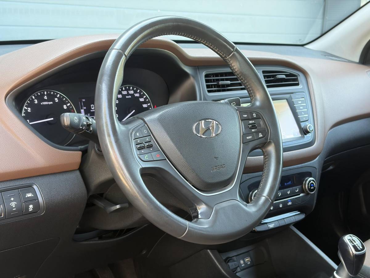 Hyundai i20 Hyundai i20 1.0 T-GDI Comfort 2e Eigenaar l Trekhaak l Navi l Camera l Carplay l Clima l Cruise l Rijstrooksensor l Pdc l N.A.P l Apk tot 05-2027