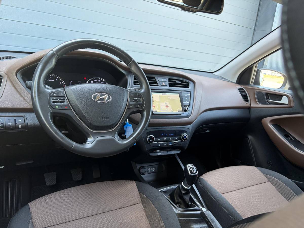 Hyundai i20 Hyundai i20 1.0 T-GDI Comfort 2e Eigenaar l Trekhaak l Navi l Camera l Carplay l Clima l Cruise l Rijstrooksensor l Pdc l N.A.P l Apk tot 05-2027