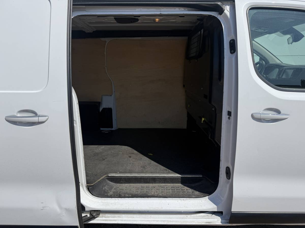 Toyota ProAce Toyota Toyota ProAce Electric 75kWh 136PK L2 Elektrisch 93.0% (SOH) 330km WLTP Cruise Control Climate Control Carplay 360° Camera Snelladen