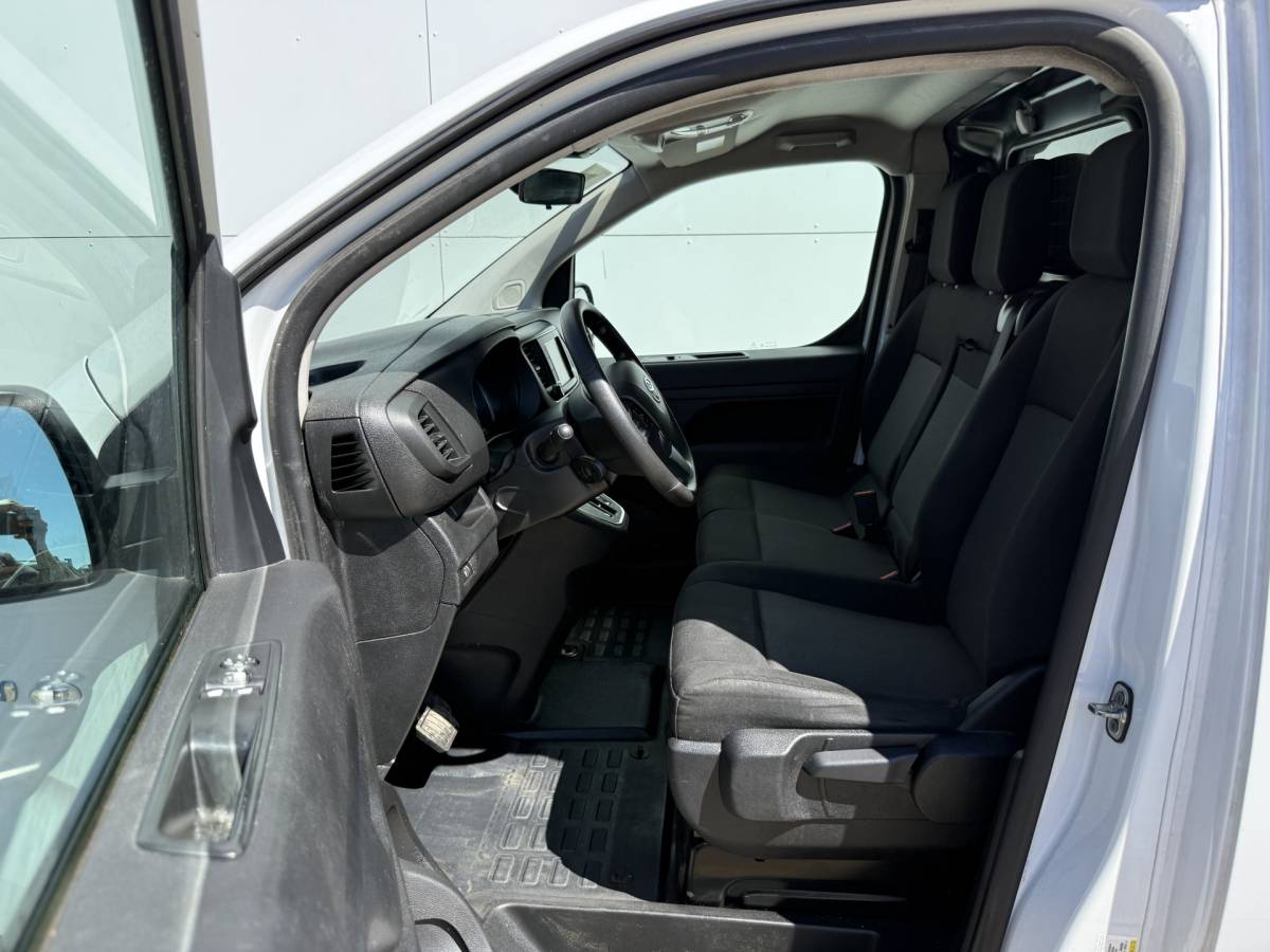 Toyota ProAce Toyota Toyota ProAce Electric 75kWh 136PK L2 Elektrisch 93.0% (SOH) 330km WLTP Cruise Control Climate Control Carplay 360° Camera Snelladen