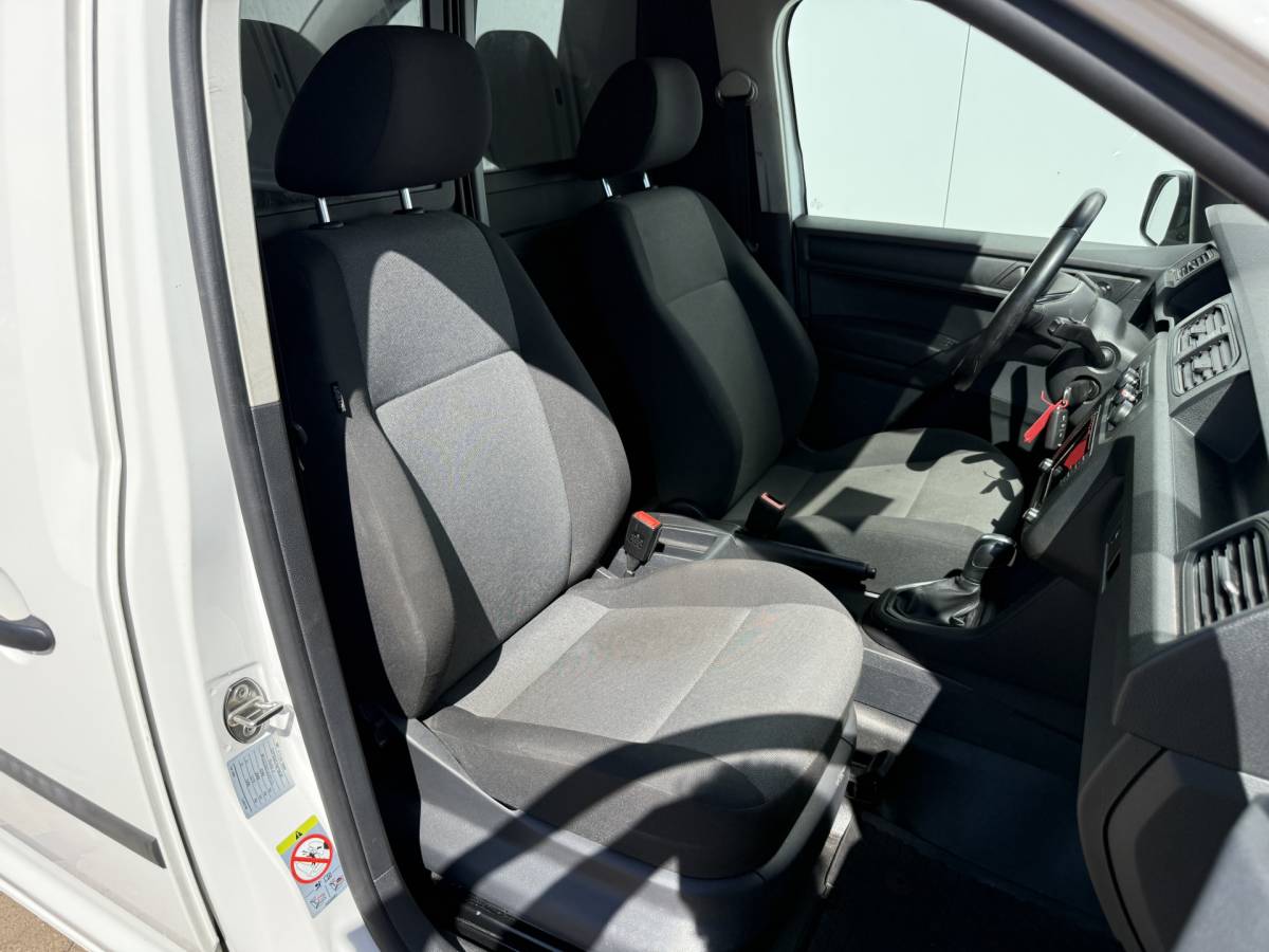 Volkswagen Caddy Volkswagen e-Caddy 37kWh 113PK L2 Elektrisch Caddy ABT Maxi 37,3kWh 159km WLTP LED Snelladen Trekhaak Airco Carplay Parkeersensoren Achter