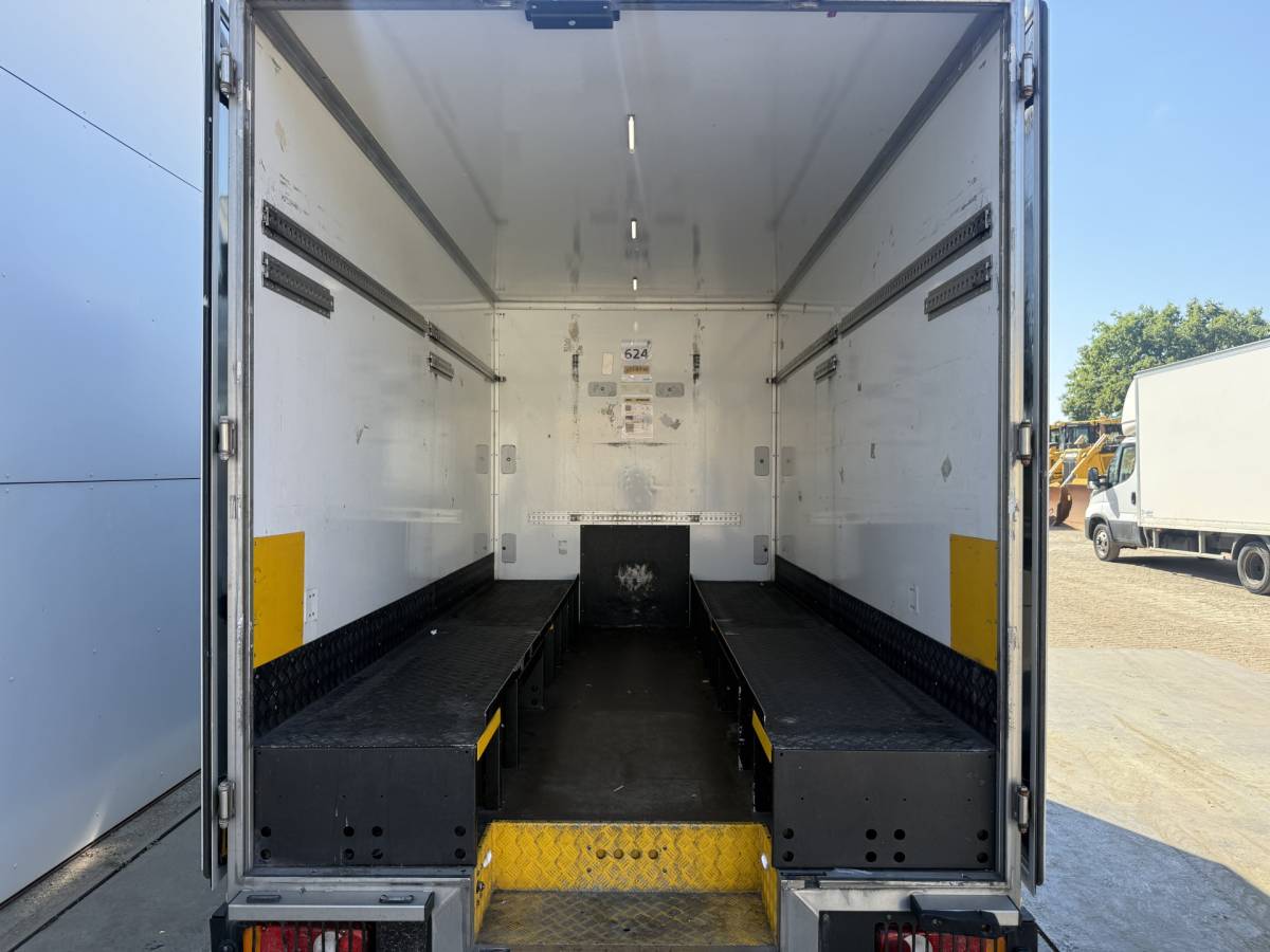 Renault Master Renault Master Plancher T35 2.3 DCI 150PK Lowliner Bakwagen Airco Cruise Control Camera Foodtruck Meubelbak Paardenwagen