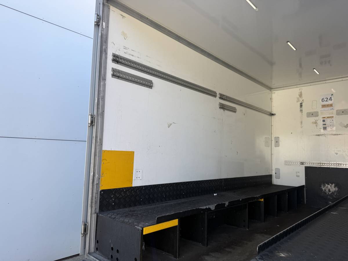 Renault Master Renault Master Plancher T35 2.3 DCI 150PK Lowliner Bakwagen Airco Cruise Control Camera Foodtruck Meubelbak Paardenwagen
