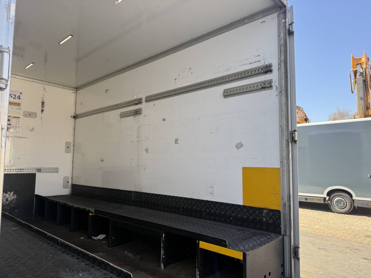Renault Master Renault Master Plancher T35 2.3 DCI 150PK Lowliner Bakwagen Airco Cruise Control Camera Foodtruck Meubelbak Paardenwagen