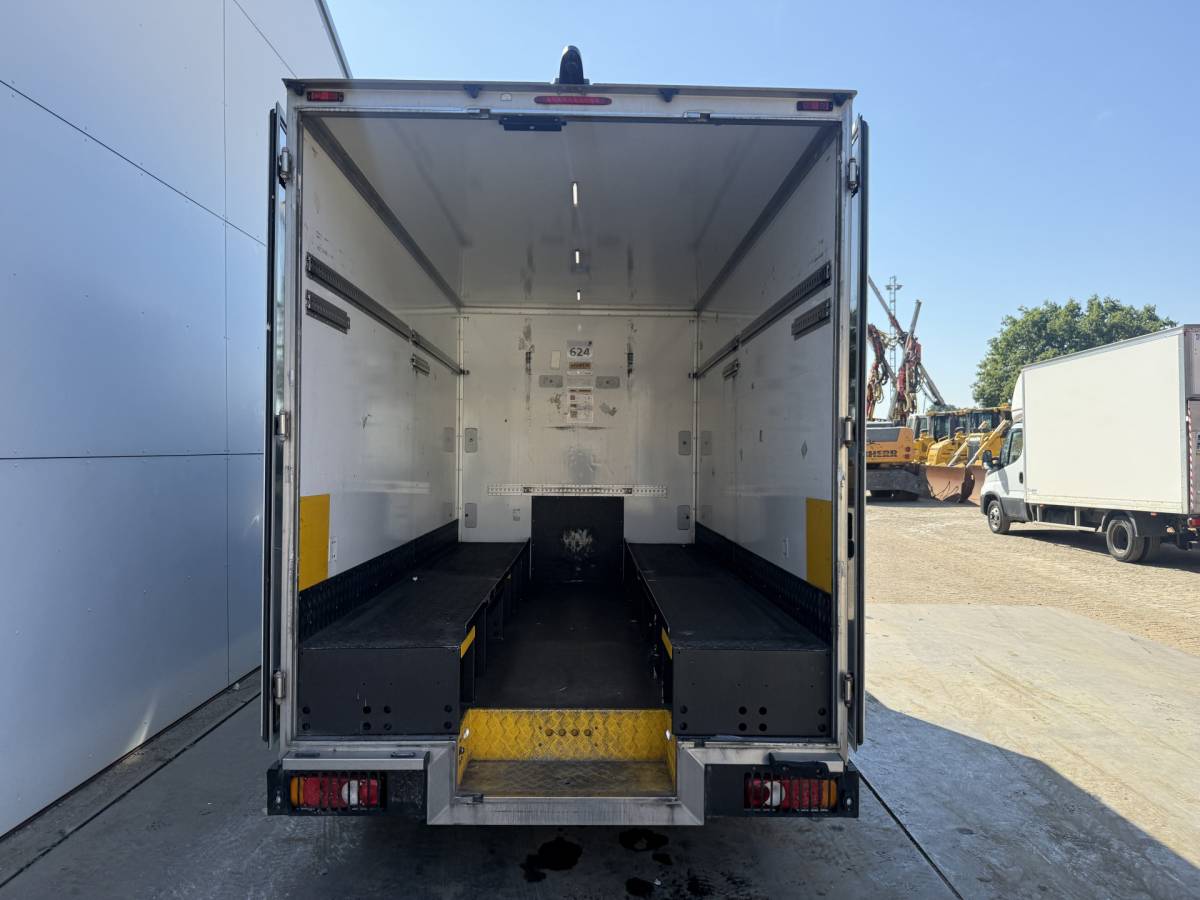 Renault Master Renault Master Plancher T35 2.3 DCI 150PK Lowliner Bakwagen Airco Cruise Control Camera Foodtruck Meubelbak Paardenwagen