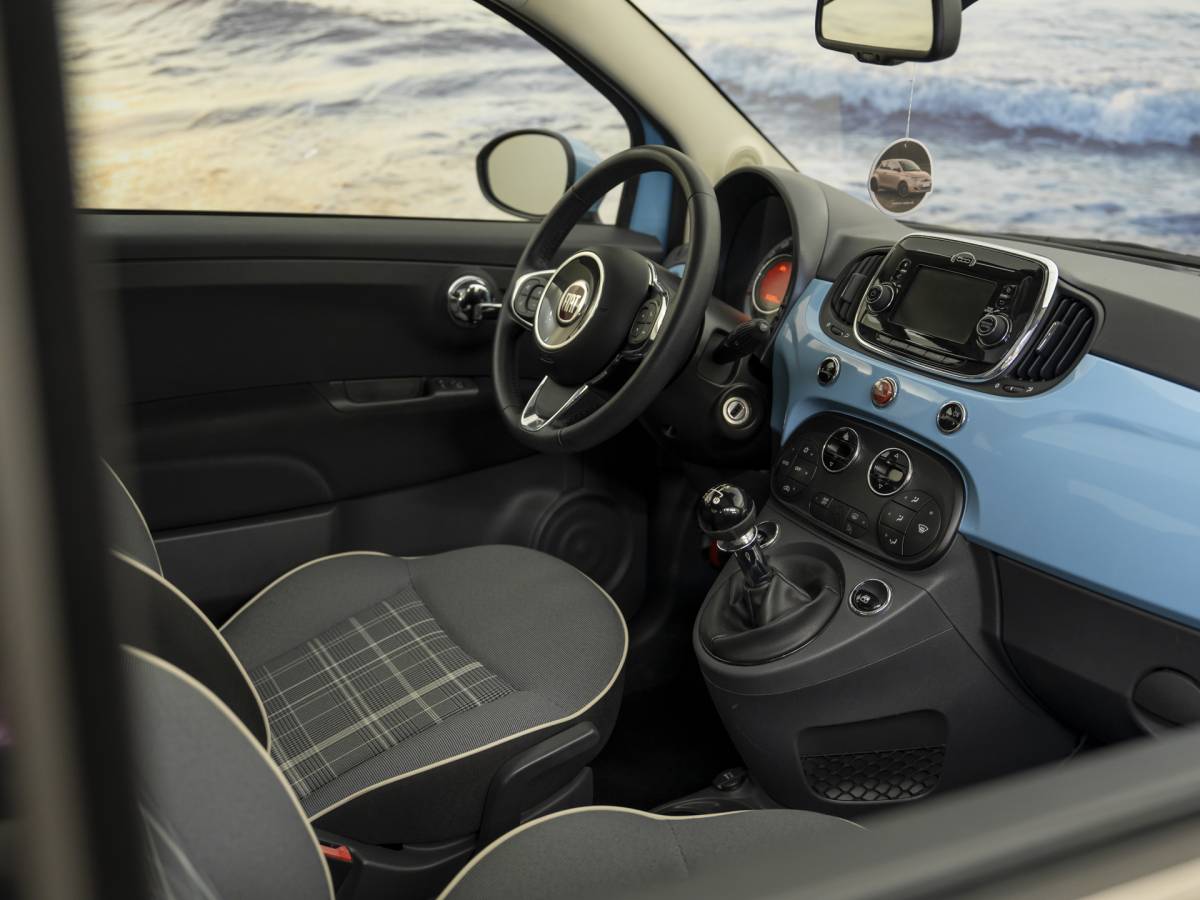 Fiat 500 Fiat 500 1.2 Lounge Babyblauw, incl garantie