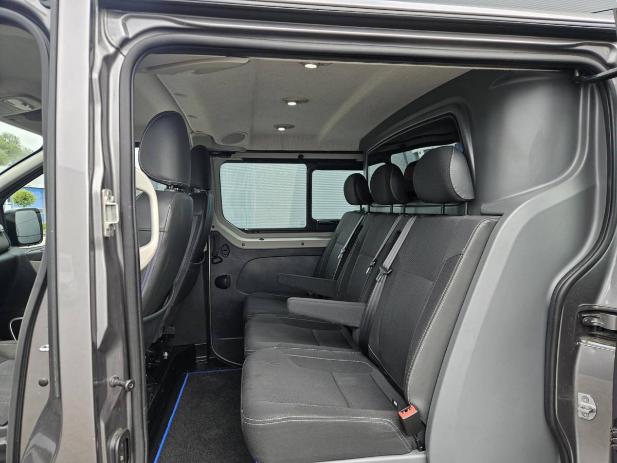Renault Trafic Renault Trafic 1.6 dCi L2H1 DC Airco 145 PK  navi Marge eu 6
