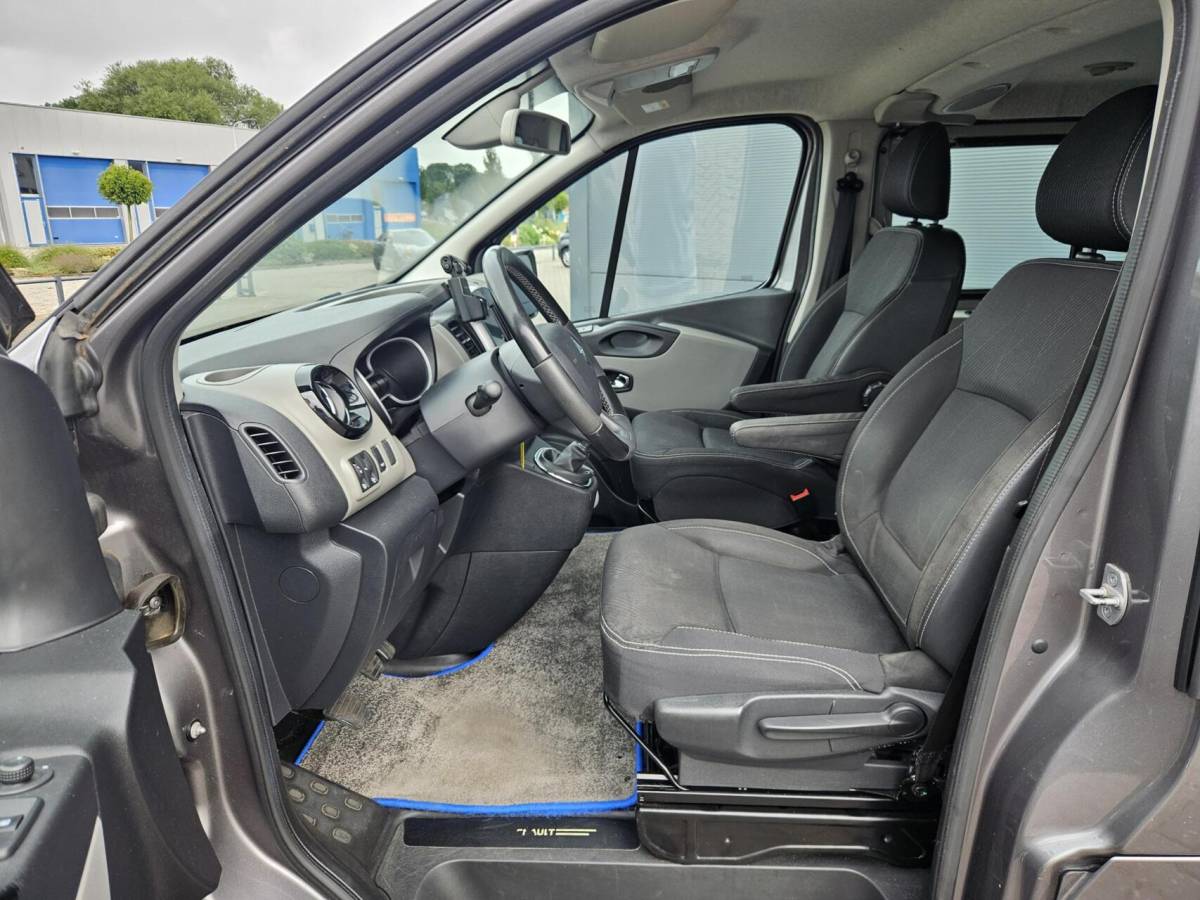 Renault Trafic Renault Trafic 1.6 dCi L2H1 DC Airco 145 PK  navi Marge eu 6