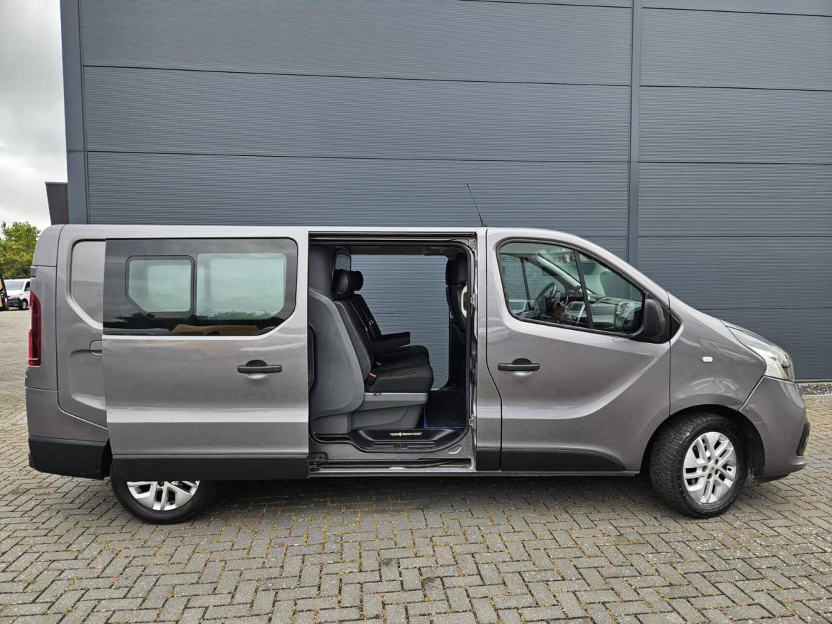 Renault Trafic Renault Trafic 1.6 dCi L2H1 DC Airco 145 PK  navi Marge eu 6