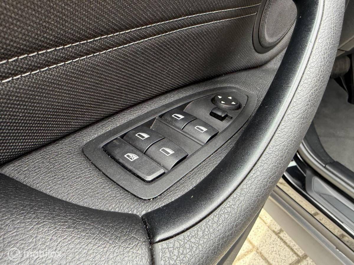 BMW X1 BMW X1 sDrive18i Executive M-sport optiek/Winterpack/Clima/PDC