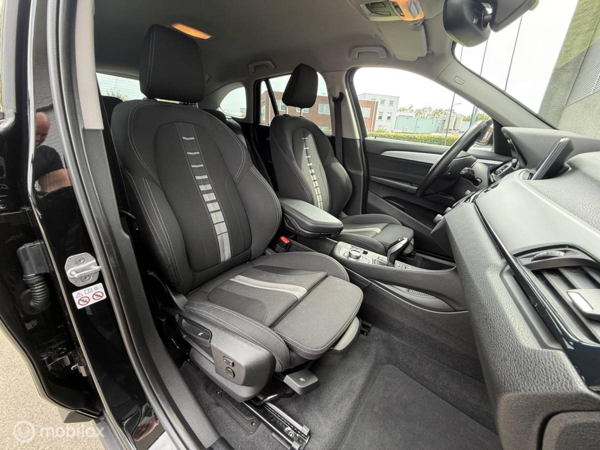 BMW X1 BMW X1 sDrive18i Executive M-sport optiek/Winterpack/Clima/PDC