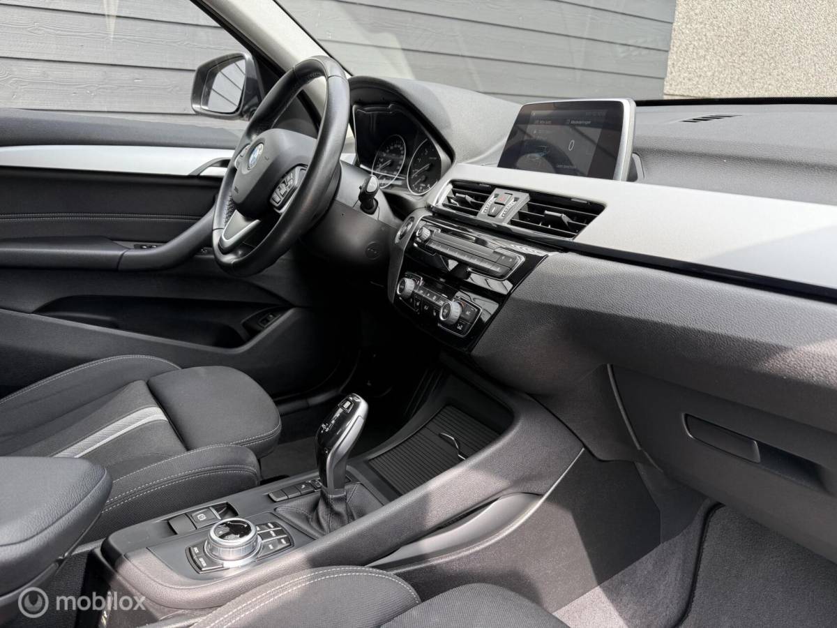 BMW X1 BMW X1 sDrive18i Executive M-sport optiek/Winterpack/Clima/PDC