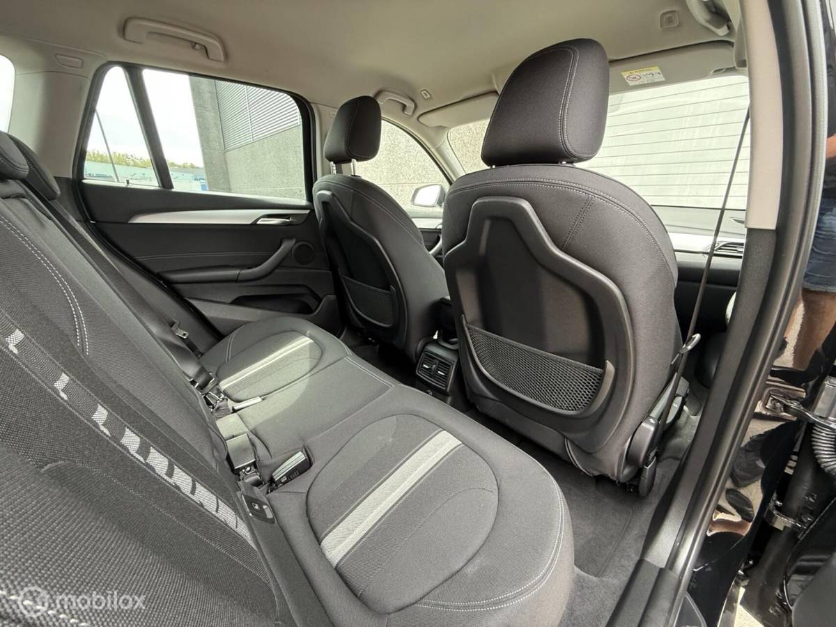 BMW X1 BMW X1 sDrive18i Executive M-sport optiek/Winterpack/Clima/PDC