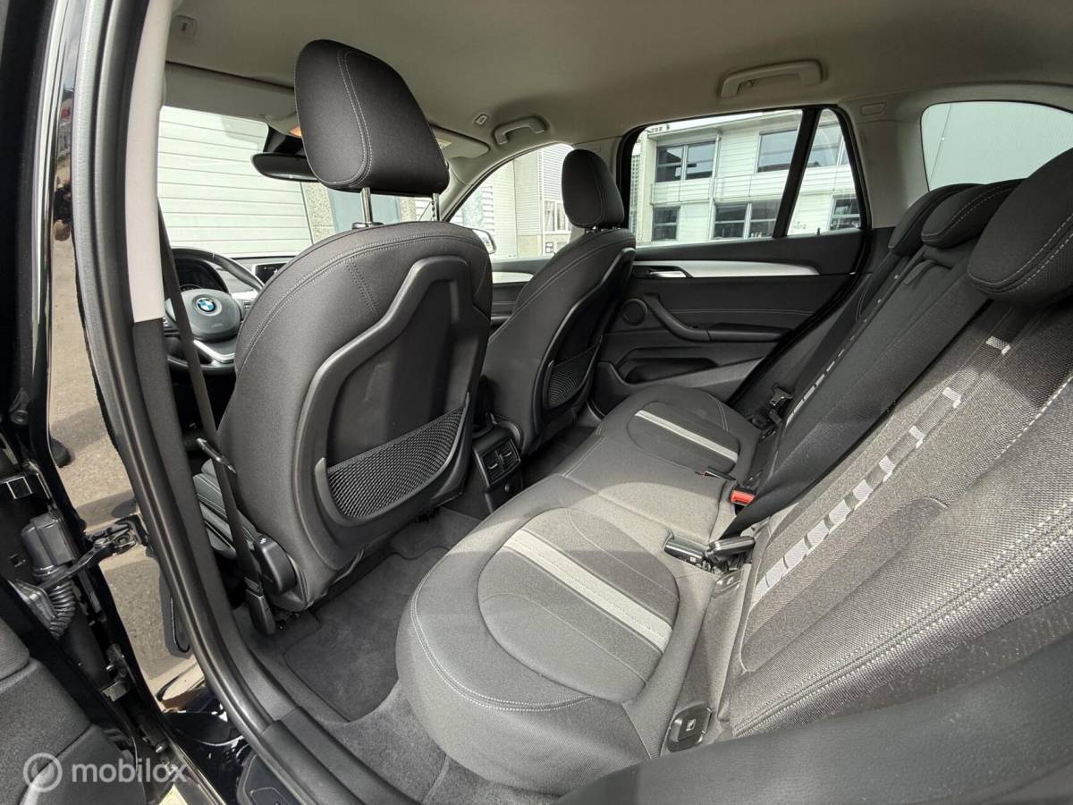 BMW X1 BMW X1 sDrive18i Executive M-sport optiek/Winterpack/Clima/PDC