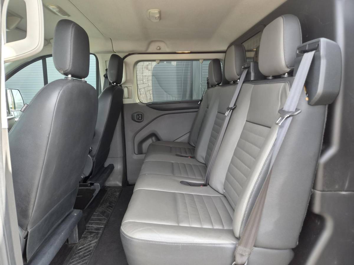 Ford Transit Custom Ford Transit Custom 2.0 TDCI L1H1 DC Leer navi 130 Pk automaat Marge
