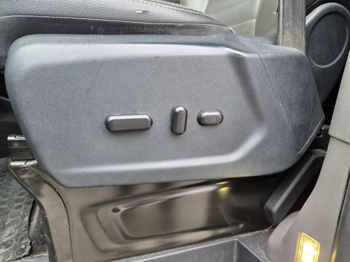 Ford Transit Custom Ford Transit Custom 2.0 TDCI L1H1 DC Leer navi 130 Pk automaat Marge