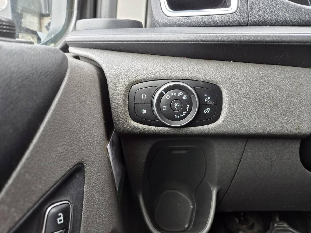 Ford Transit Custom Ford Transit Custom 2.0 TDCI L1H1 DC Leer navi 130 Pk automaat Marge