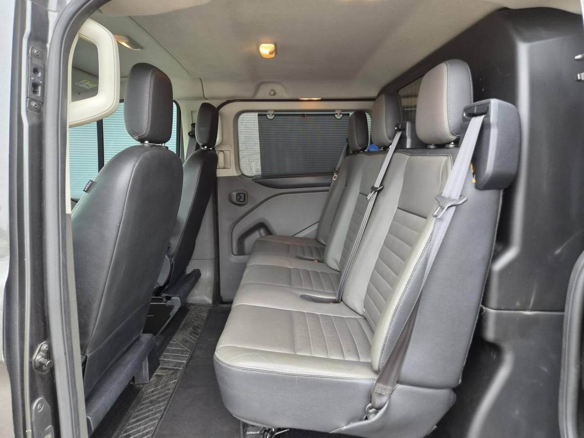 Ford Transit Custom Ford Transit Custom 2.0 TDCI L1H1 DC Leer navi 130 Pk automaat Marge