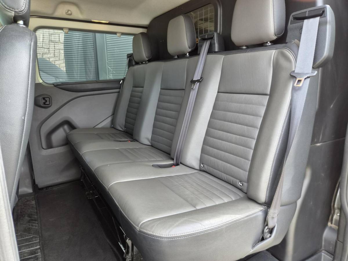 Ford Transit Custom Ford Transit Custom 2.0 TDCI L1H1 DC Leer navi 130 Pk automaat Marge
