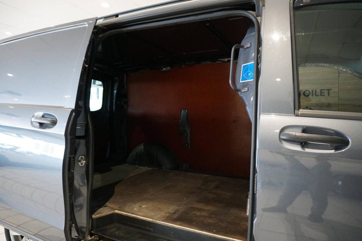 Mercedes-Benz Vito Mercedes-Benz Vito 114 CDI  AUT. +  EURO6 / CAMERA / TREKHAAK 2500 KG / NAVIGATIE / CRUISE CONTROL
