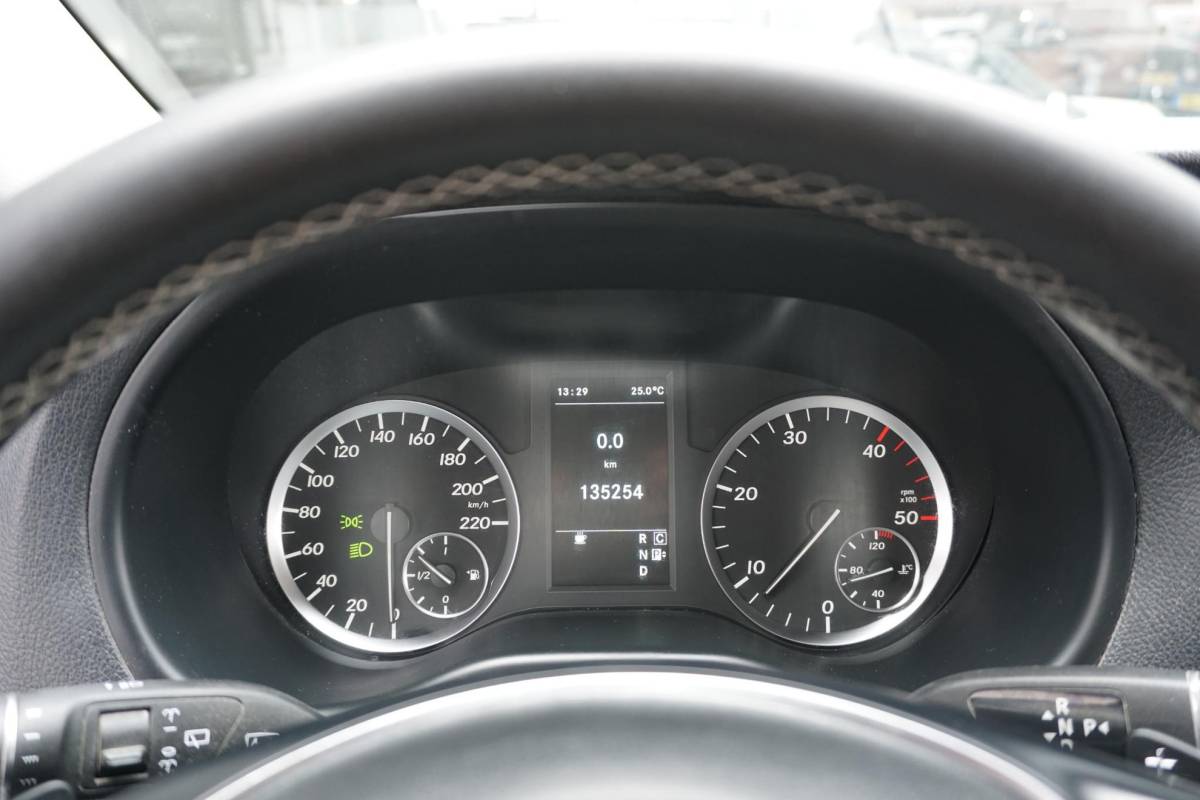 Mercedes-Benz Vito Mercedes-Benz Vito 114 CDI  AUT. +  EURO6 / CAMERA / TREKHAAK 2500 KG / NAVIGATIE / CRUISE CONTROL