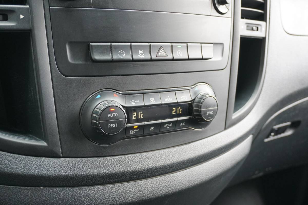 Mercedes-Benz Vito Mercedes-Benz Vito 114 CDI  AUT. +  EURO6 / CAMERA / TREKHAAK 2500 KG / NAVIGATIE / CRUISE CONTROL